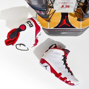 Here’s a look at an unreleased 2010 Air Jordan 9 sample courtesy of @DoctorFunks...
