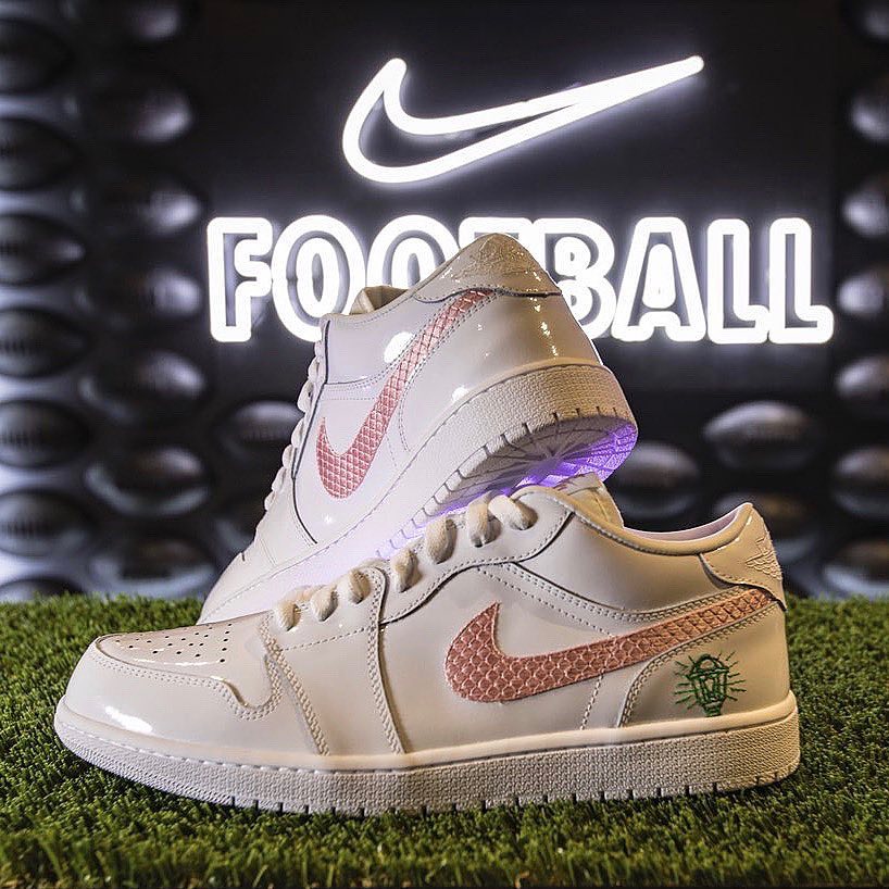 @Kyler1Murray will wear this 1 of 1 Air Jordan 1 Low tonight for the 2019 NFL Dr...