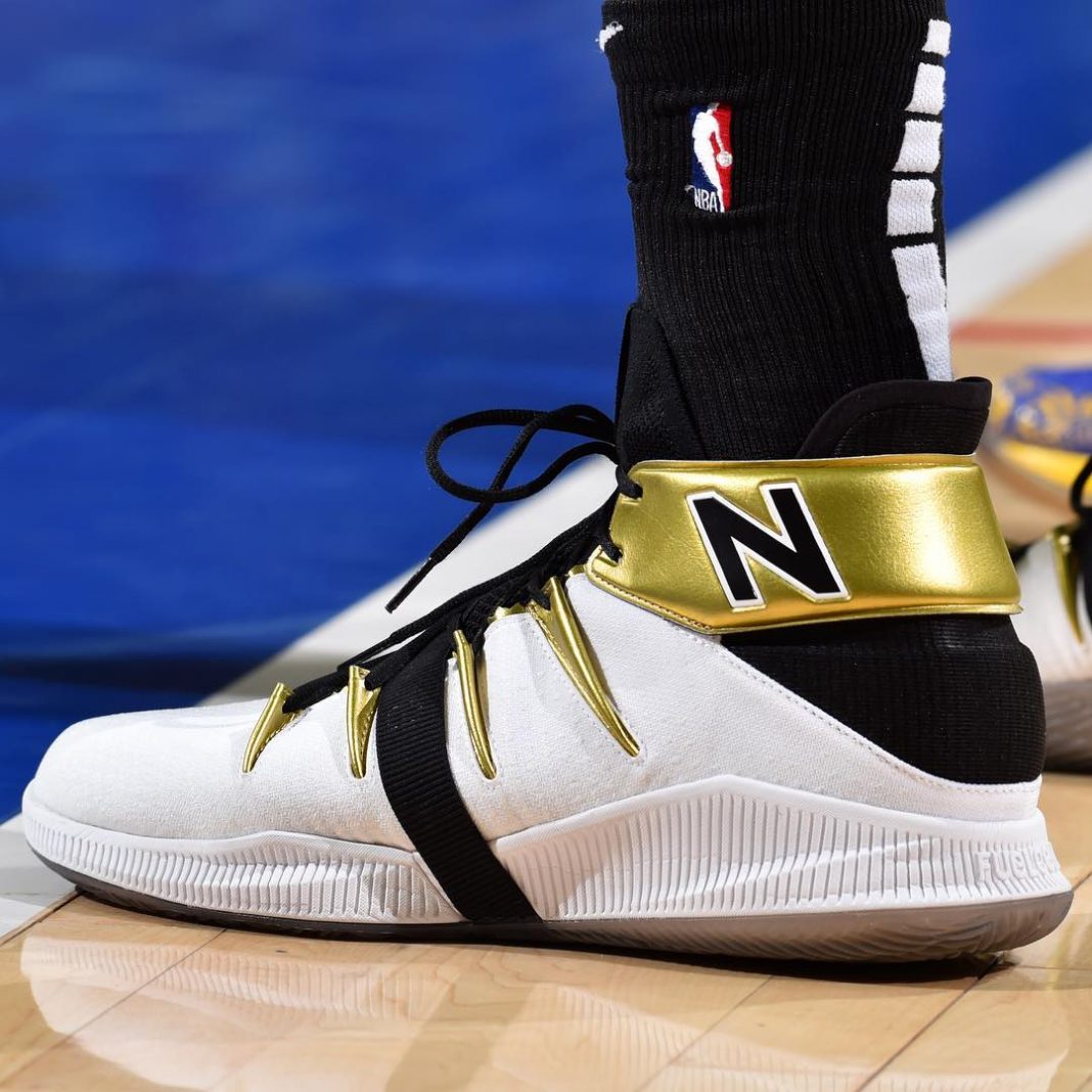 #KicksOnCourt: Kawhi Leonard laced up a new New Balance OMN1S tonight in Philly....