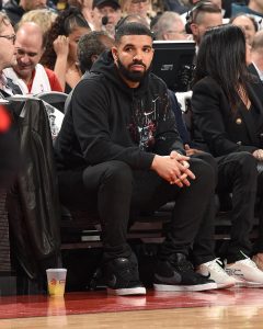 @ChampagnePapi sat court side tonight in one of Supreme’s classic Nike Blazers.
...