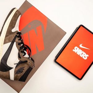 Describe the SNKRS App with one word....