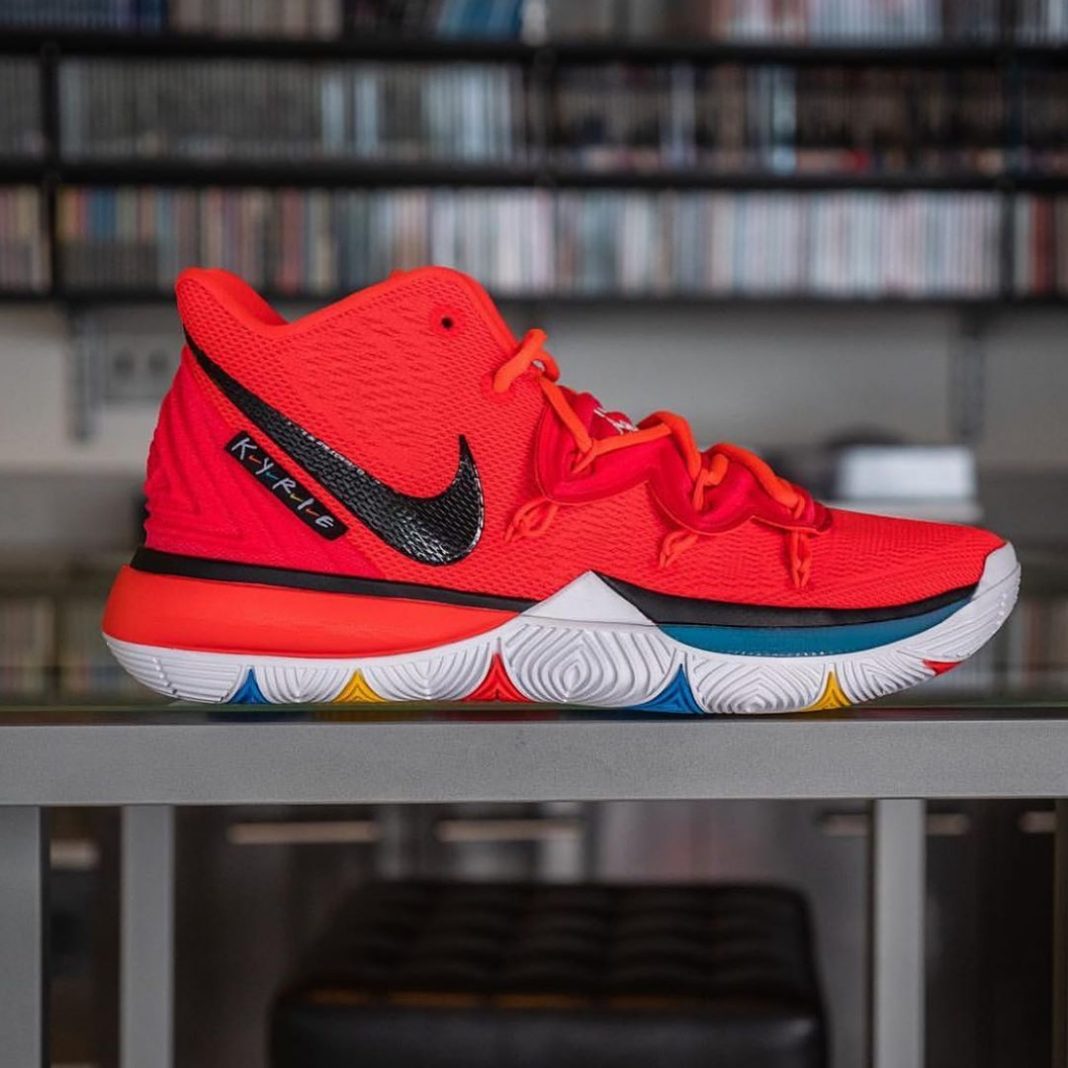 Another @nike Kyrie 5 sample has surfaced in a “Friends Alternative” colorway. S...