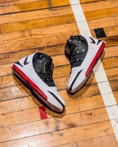 After a long wait, the “Home” Nike LeBron 3 is finally making its return to reta...