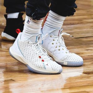 #KicksOnCourt: Chris Paul with the on-court debut of his Jordan CP3.XII. Thought...