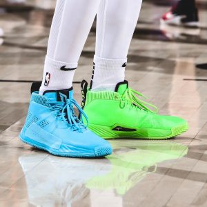 #KicksOnCourt: Damian Lillard went with mismatched adidas Dame 5s tonight in Por...