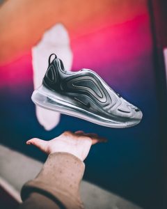 MORE AIR ...